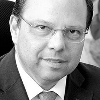 A.o. Univ.-Prof. Dr. Thomas Szekeres